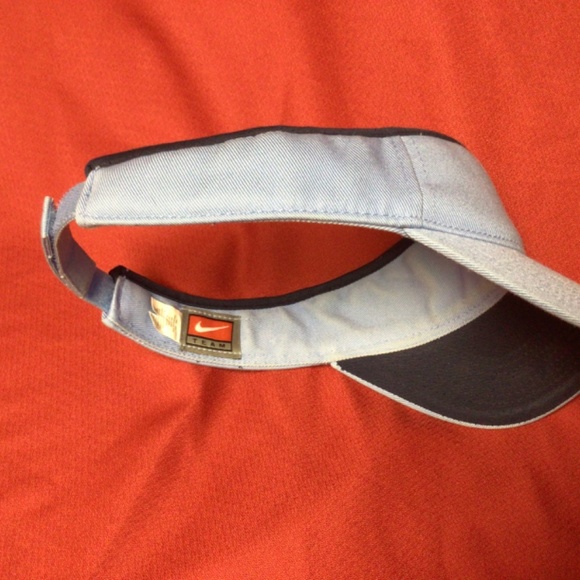 Vintage NIKE visor - Picture 2 of 4
